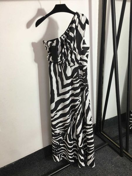 23ss women designer brand dress summer zebra-print off-shoulder off-the-shoulder dress long skirt womens clothes, Black;gray
23ss women designer brand dress summer zebra-print off-shoulder off-the-shoulder dress long skirt womens clothes, Black;gray