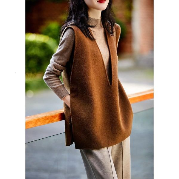 women's vests women autumn coat side slit women's vest retro sleeveless korean fashion loose deep v neck designer 230322, Black;white
women's vests women autumn coat side slit women's vest retro sleeveless korean fashion loose deep v neck designer 230322, Black;white