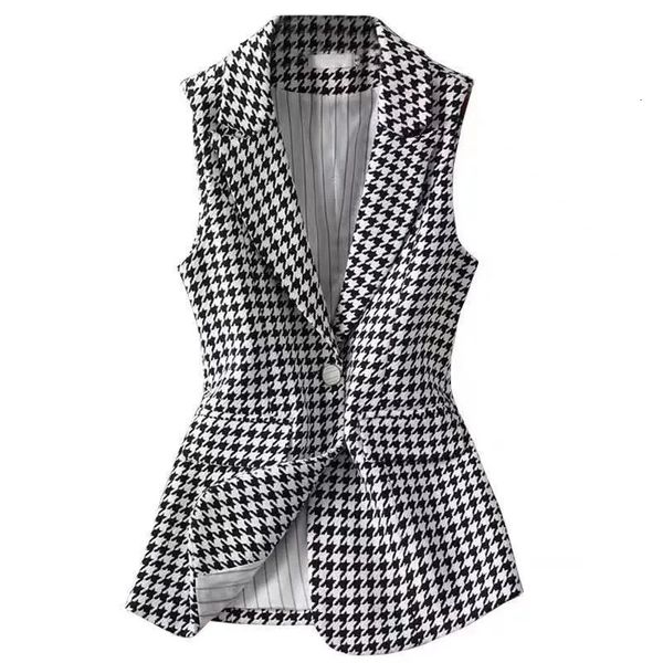women's vests houndstooth plaid wool vest autumn winter coat black and white plaid slim sleeveless woolen jacket women's waistcoat, Black;white
women's vests houndstooth plaid wool vest autumn winter coat black and white plaid slim sleeveless woolen jacket women's waistcoat, Black;white