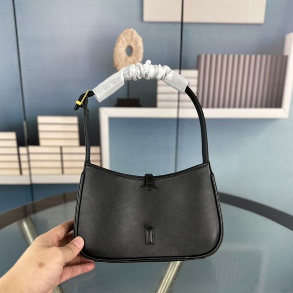 designer female bag single shoulder bag crossbody bag underarm bag 2023 fashion leather luxury star the same bag handbag everything casual
designer female bag single shoulder bag crossbody bag underarm bag 2023 fashion leather luxury star the same bag handbag everything casual