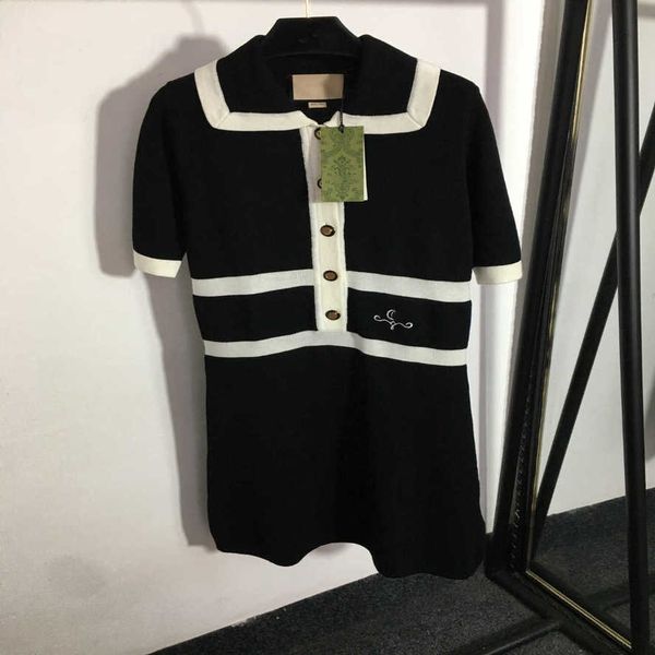 23ss brand designer women dress gg embroidery letter black white matching color lapel wool knitted short-sleeved dress womens clothing, Black;gray
23ss brand designer women dress gg embroidery letter black white matching color lapel wool knitted short-sleeved dress womens clothing, Black;gray