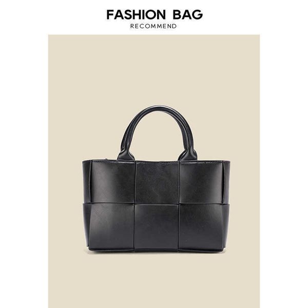 bottegs venets arco famous handbag 2023 new knitted bag handheld tote bag shopping bag one shoulder tote mother bag
bottegs venets arco famous handbag 2023 new knitted bag handheld tote bag shopping bag one shoulder tote mother bag