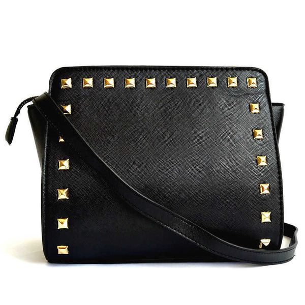 70% off bag women's autumn new rivet bag fashion trend one shoulder crossbody women's bag cross pattern pu leather bag
70% off bag women's autumn new rivet bag fashion trend one shoulder crossbody women's bag cross pattern pu leather bag