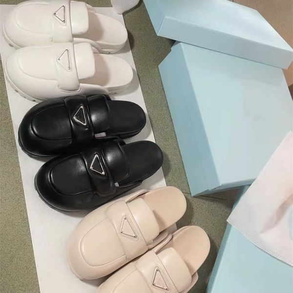 2023 soft padded nappa leather slippers summer medium heels sandals muilezels shoes slip-on triangle buckle ornament women luxury designer s, Black
2023 soft padded nappa leather slippers summer medium heels sandals muilezels shoes slip-on triangle buckle ornament women luxury designer s, Black