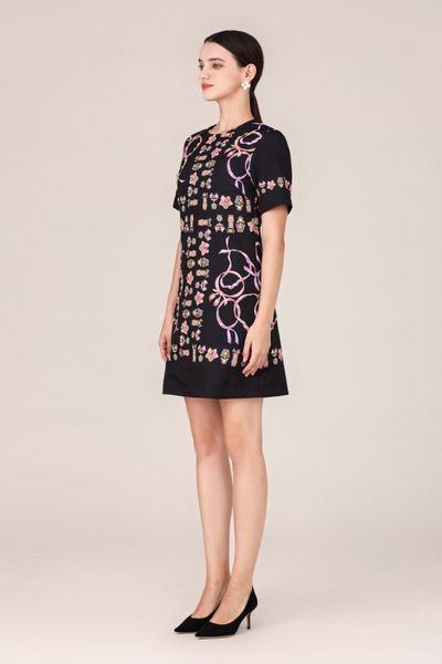 dress 2023 spring/summer short sleeve loose round neck dress handmade beaded fashion print dress, Black;gray
dress 2023 spring/summer short sleeve loose round neck dress handmade beaded fashion print dress, Black;gray