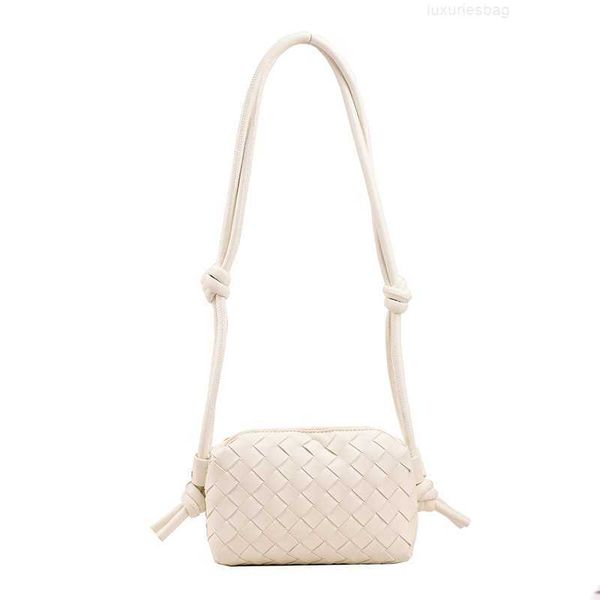 botega venates jodie mini teen intrecciato pouch woven small square women's ahigo same single shoulder candy color underarm bag women k
botega venates jodie mini teen intrecciato pouch woven small square women's ahigo same single shoulder candy color underarm bag women k