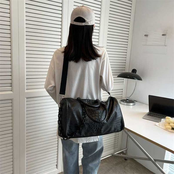 crossbody pu leather fashion with multi-function gym travel handbag women female bags big pocket capacity zipper for shopping, Red;black
crossbody pu leather fashion with multi-function gym travel handbag women female bags big pocket capacity zipper for shopping, Red;black