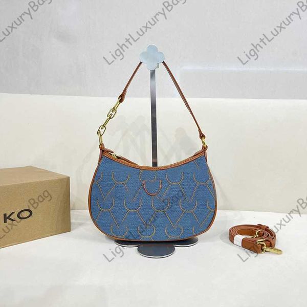 2023 new swallow shoulder bags womens designer bagdesigner swallow crossbody bags peacebird for luxury mirror quality shoulder tote fashion
2023 new swallow shoulder bags womens designer bagdesigner swallow crossbody bags peacebird for luxury mirror quality shoulder tote fashion