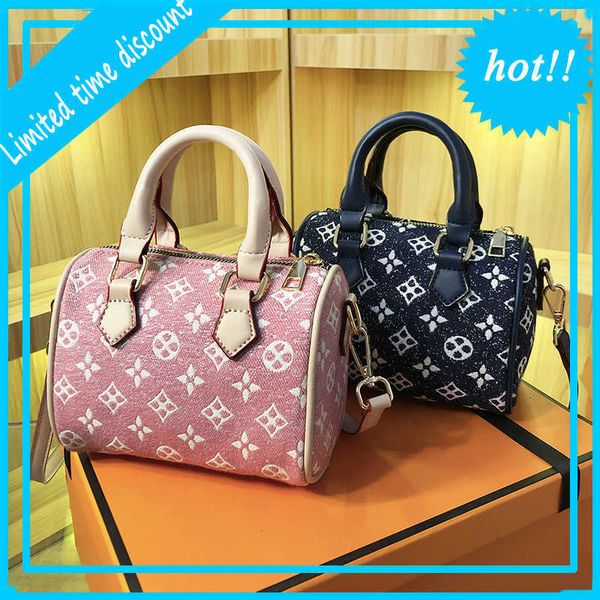 fashion luxury designer bag old flower bucket handbag 2023 new single shoulder crossbody bag pillow live broadcast women's evening clut
fashion luxury designer bag old flower bucket handbag 2023 new single shoulder crossbody bag pillow live broadcast women's evening clut