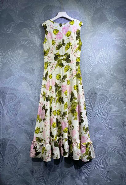 2023 spring style floral dress.european station high end elegant goddess style printed long dress v-neck slim fit chiffon dress, Black;gray
2023 spring style floral dress.european station high end elegant goddess style printed long dress v-neck slim fit chiffon dress, Black;gray