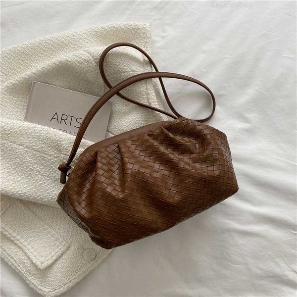 botega venates jodie mini teen intrecciato pouch wrinkled cloud trendy version simple small fresh single shoulder bag is popular in r this y
botega venates jodie mini teen intrecciato pouch wrinkled cloud trendy version simple small fresh single shoulder bag is popular in r this y