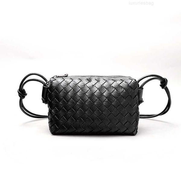 botega venates jodie mini teen intrecciato pouch summer makaron handwoven women's simple solid color fashion versatile crossbody small
botega venates jodie mini teen intrecciato pouch summer makaron handwoven women's simple solid color fashion versatile crossbody small