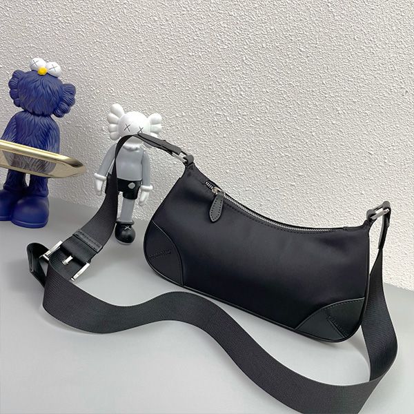 nylon hobos women tote bags nylon soulder bag classic summer vacation black bag women's purse diagonal black handbags messenger package
nylon hobos women tote bags nylon soulder bag classic summer vacation black bag women's purse diagonal black handbags messenger package
