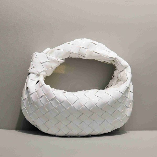 botega venates jodie mini teen intrecciato pouch patent leather woven cloud simple hand casual versatile one shoulder underarm knotted handb
botega venates jodie mini teen intrecciato pouch patent leather woven cloud simple hand casual versatile one shoulder underarm knotted handb
