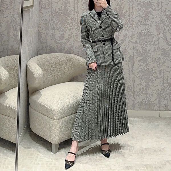 two piece dress 2023 office lady 2 blazer set lapel metal belt suit jackets high waist organ pleated skirt grey plaid elegent suits 230323, White 
two piece dress 2023 office lady 2 blazer set lapel metal belt suit jackets high waist organ pleated skirt grey plaid elegent suits 230323, White