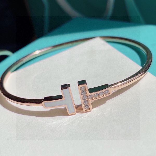 love bracelet designer jewelry gold cuff screw carti bracelets screwdriver bangles titanium steel belcher silver 4cz for womens mens party g, Golden;silver
love bracelet designer jewelry gold cuff screw carti bracelets screwdriver bangles titanium steel belcher silver 4cz for womens mens party g, Golden;silver