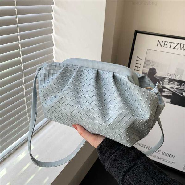 botega venates jodie mini teen intrecciato pouch small autumn fashion versatile niche design single shoulder underarm pleated crossbody clou
botega venates jodie mini teen intrecciato pouch small autumn fashion versatile niche design single shoulder underarm pleated crossbody clou