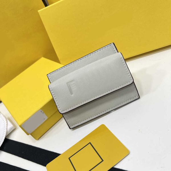 3 colors flap wallet totes mini square famous purses women designer handbags ladies zips classic cardholder letter coin luxury clutch 230109, Red;black
3 colors flap wallet totes mini square famous purses women designer handbags ladies zips classic cardholder letter coin luxury clutch 230109, Red;black