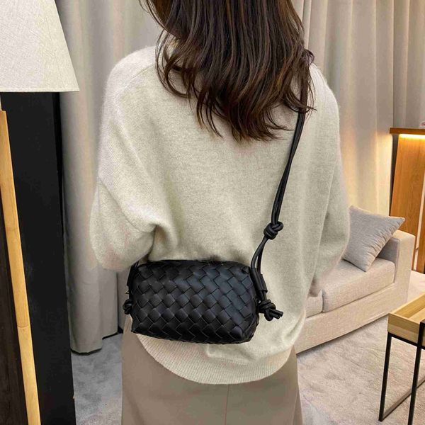 botega venates jodie mini teen intrecciato pouch knotted diamond lattice woven versatile pillow small square single shoulder messenger bag h
botega venates jodie mini teen intrecciato pouch knotted diamond lattice woven versatile pillow small square single shoulder messenger bag h