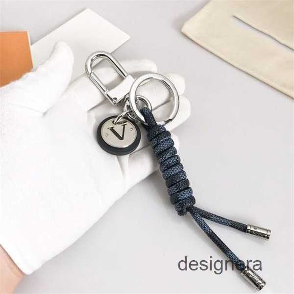 keychains fashion designer keychain lovers car key buckle luxury brand leather handmade carabiner keychains for men women bags pendant keyri, Silver 
keychains fashion designer keychain lovers car key buckle luxury brand leather handmade carabiner keychains for men women bags pendant keyri, Silver