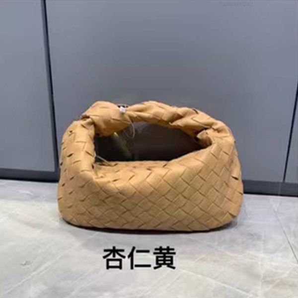 botega venates jodie mini teen intrecciato pouch woven knotted net red ashigo same mini ox horn single shoulder armpit portable cloud bag l6
botega venates jodie mini teen intrecciato pouch woven knotted net red ashigo same mini ox horn single shoulder armpit portable cloud bag l6