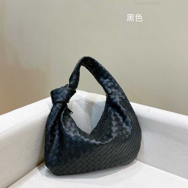 botega venates jodie mini teen intrecciato pouch women's net red horse karon knitted tote fashion versatile handheld one shoulder under
botega venates jodie mini teen intrecciato pouch women's net red horse karon knitted tote fashion versatile handheld one shoulder under