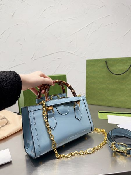 women bamboo hasp luxury designer bag plain letter tote bag pu two-tone handbags interior compartment shoulder bags multiple colors tote
women bamboo hasp luxury designer bag plain letter tote bag pu two-tone handbags interior compartment shoulder bags multiple colors tote