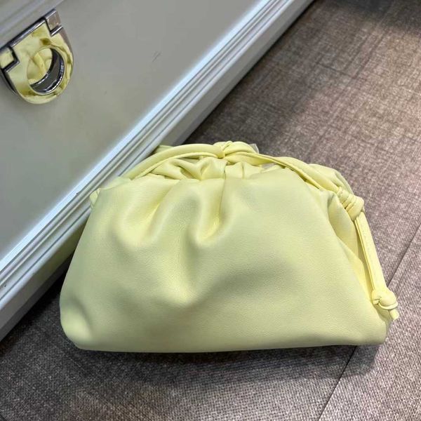 pouch venetas purse designer luxury bags bag botegas intrecciato womens dumpling net red same style hand versatile one shoulder messenger dn
pouch venetas purse designer luxury bags bag botegas intrecciato womens dumpling net red same style hand versatile one shoulder messenger dn