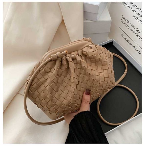 botega venates jodie mini teen intrecciato pouch dumpling women's small fashion woven cloud net red messenger bag t15y
botega venates jodie mini teen intrecciato pouch dumpling women's small fashion woven cloud net red messenger bag t15y