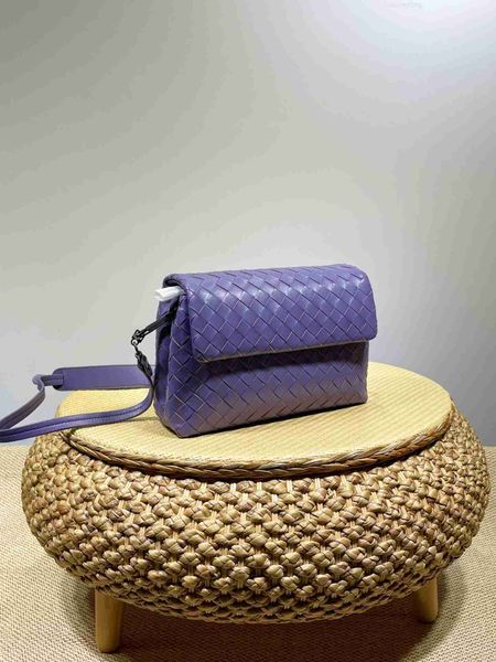 botega venates jodie mini teen intrecciato pouch crowd women's sheepskin leather knitted fashion casual one shoulder crossbody bag aur2
botega venates jodie mini teen intrecciato pouch crowd women's sheepskin leather knitted fashion casual one shoulder crossbody bag aur2