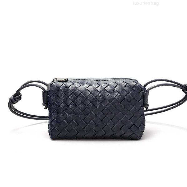 botega venates jodie mini teen intrecciato pouch summer makaron handwoven women's simple solid color fashion versatile crossbody small
botega venates jodie mini teen intrecciato pouch summer makaron handwoven women's simple solid color fashion versatile crossbody small