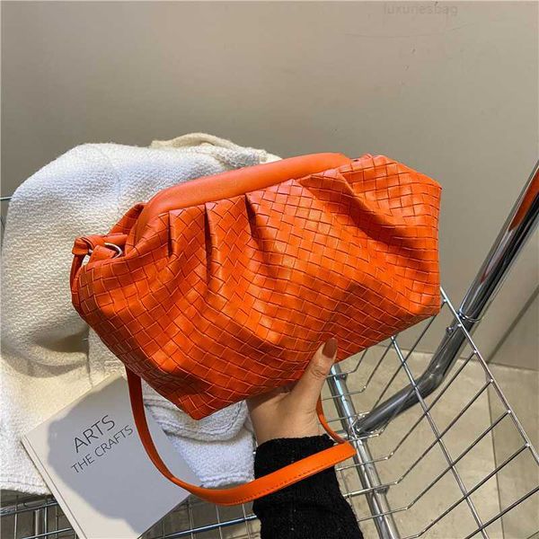 botega venates jodie mini teen intrecciato pouch small autumn fashion versatile niche design single shoulder underarm pleated crossbody clou
botega venates jodie mini teen intrecciato pouch small autumn fashion versatile niche design single shoulder underarm pleated crossbody clou