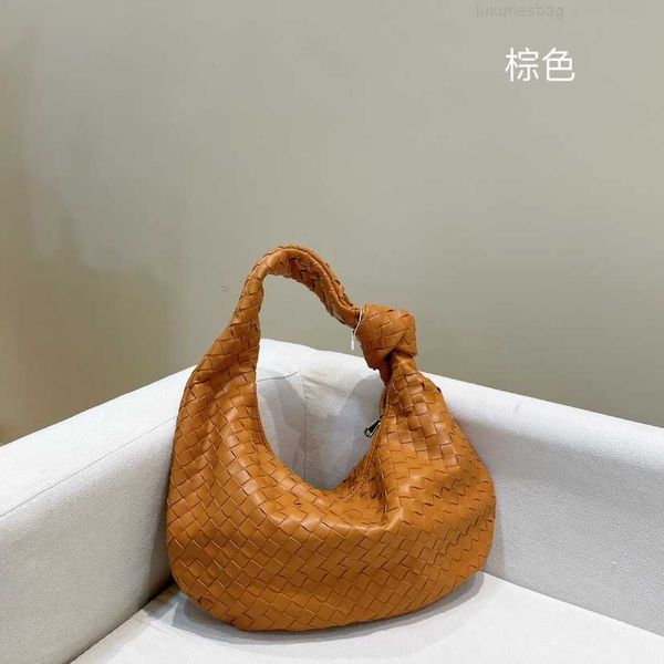 botega venates jodie mini teen intrecciato pouch women's net red horse karon knitted tote fashion versatile handheld one shoulder under
botega venates jodie mini teen intrecciato pouch women's net red horse karon knitted tote fashion versatile handheld one shoulder under