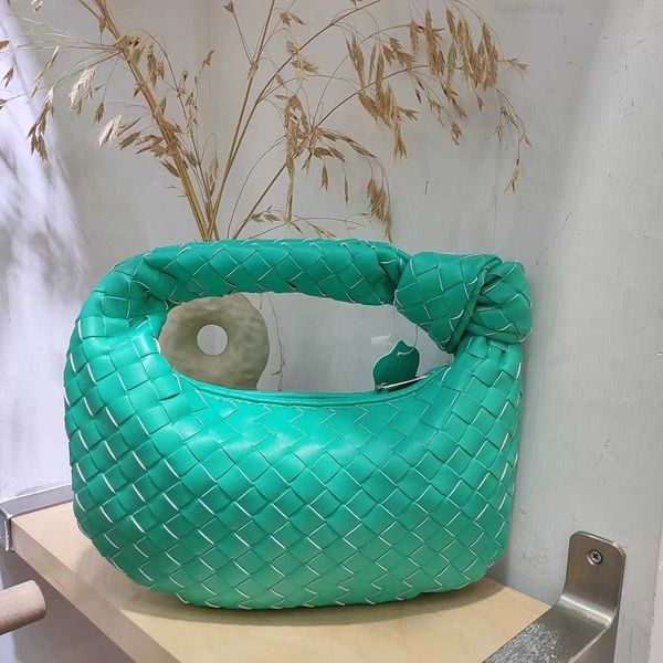 botega venates jodie mini teen intrecciato pouch knotted jodie woven oxhorn dumplings cloud bun women's handbag dpq9
botega venates jodie mini teen intrecciato pouch knotted jodie woven oxhorn dumplings cloud bun women's handbag dpq9
