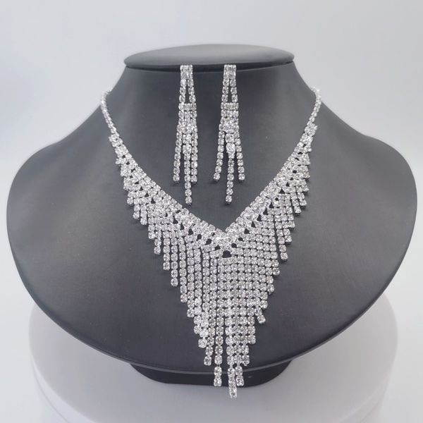 popular necklace earring suit inlaid zircon rhinestone twinkle decorate adjeustable length necklace non fading women american styles wedding, Silver
popular necklace earring suit inlaid zircon rhinestone twinkle decorate adjeustable length necklace non fading women american styles wedding, Silver