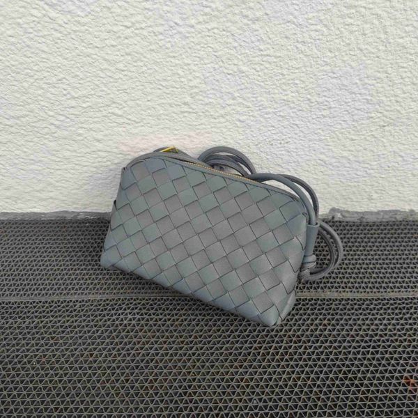 botega venates jodie mini teen intrecciato pouch knitting cloud cow fashion knot leather oneshoulder crossbody small square bag woman 9d1r
botega venates jodie mini teen intrecciato pouch knitting cloud cow fashion knot leather oneshoulder crossbody small square bag woman 9d1r