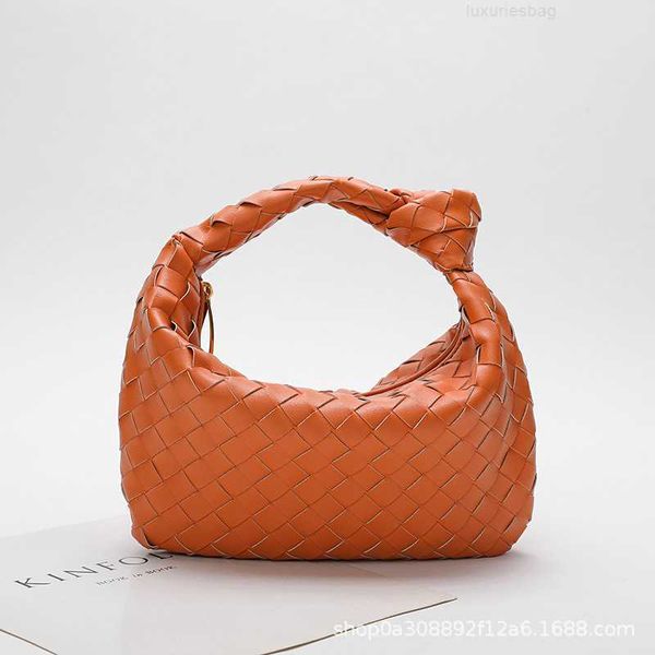 botega venates jodie mini teen intrecciato pouch knotted woven ox horn wrinkled dumpling leather armpit bag tide one shoulder messenger bag
botega venates jodie mini teen intrecciato pouch knotted woven ox horn wrinkled dumpling leather armpit bag tide one shoulder messenger bag