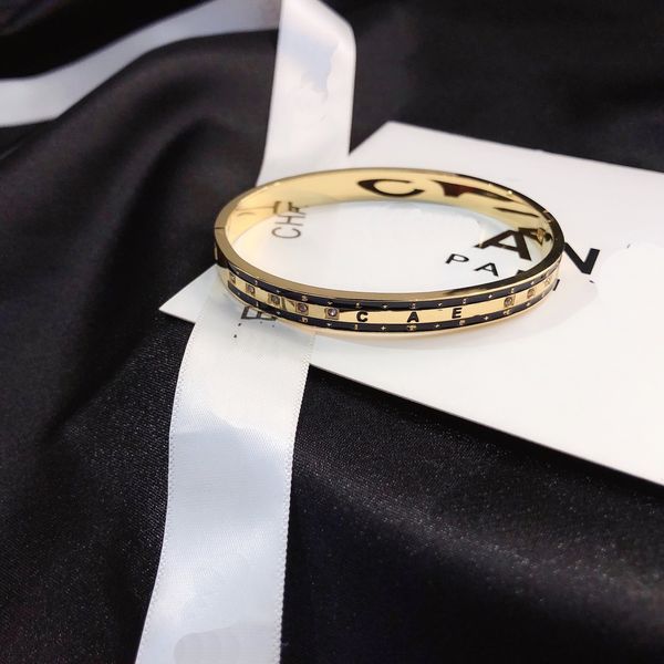 18k gold bangle bracelet women love single bracelet designer jewelry monogram bracelet retro designer party stainless steel accessories gift, Black
18k gold bangle bracelet women love single bracelet designer jewelry monogram bracelet retro designer party stainless steel accessories gift, Black