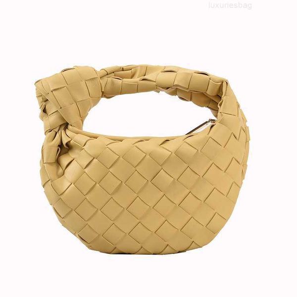 botega venates jodie mini teen intrecciato pouch net red woven ox horn underarm hand cloud bag female dumi
botega venates jodie mini teen intrecciato pouch net red woven ox horn underarm hand cloud bag female dumi