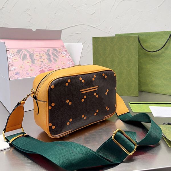 camera bag co branded crossbody bag women handbag chest wallet fashion letters detachable wide strap zipper hardware large capacity men phon
camera bag co branded crossbody bag women handbag chest wallet fashion letters detachable wide strap zipper hardware large capacity men phon