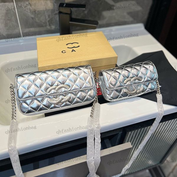 classic womens shoulder bag silver hardware metal chain ringer spread seam clamshell square bags portable diagonal span bag luxury designer
classic womens shoulder bag silver hardware metal chain ringer spread seam clamshell square bags portable diagonal span bag luxury designer