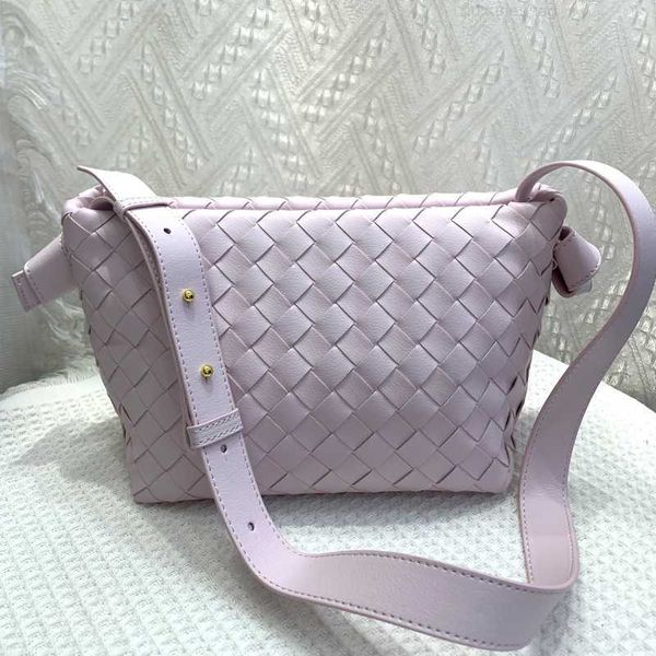 botega venates jodie mini teen intrecciato pouch fashion leather hand woven large capacity single shoulder messenger bag leather women'
botega venates jodie mini teen intrecciato pouch fashion leather hand woven large capacity single shoulder messenger bag leather women'