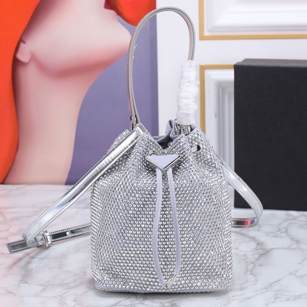 totes crystal bucket bag mini tote bags fashion crossbody purse women shoulder handbags diamonds triangular sheet metal drawstring binding c
totes crystal bucket bag mini tote bags fashion crossbody purse women shoulder handbags diamonds triangular sheet metal drawstring binding c