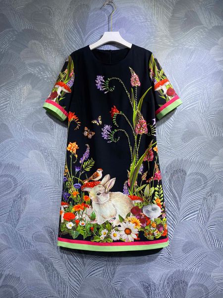 2023 spring style floral dress ,small loose straight luxury dress women's retro round neck jade rabbit print beaded sequin dress, Black;gray
2023 spring style floral dress ,small loose straight luxury dress women's retro round neck jade rabbit print beaded sequin dress, Black;gray