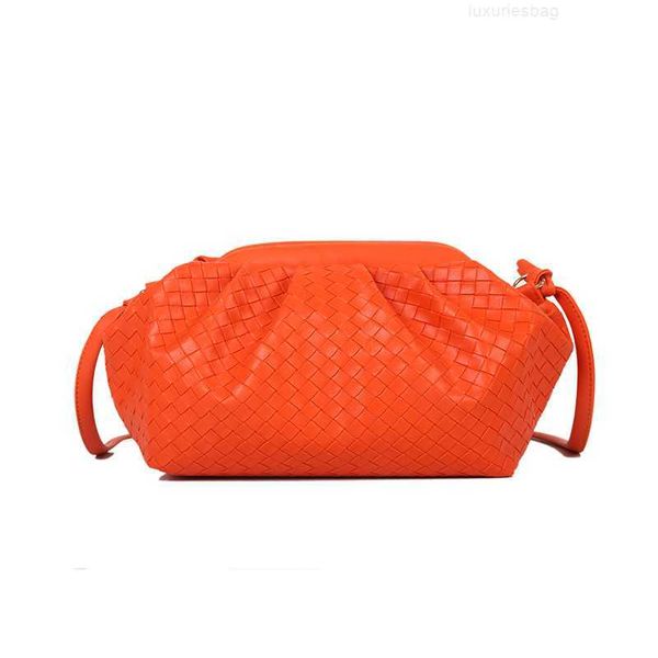 botega venates jodie mini teen intrecciato pouch woven cloud soft leather dumpling women's fashion trend diagonal cross armpit shoulder
botega venates jodie mini teen intrecciato pouch woven cloud soft leather dumpling women's fashion trend diagonal cross armpit shoulder