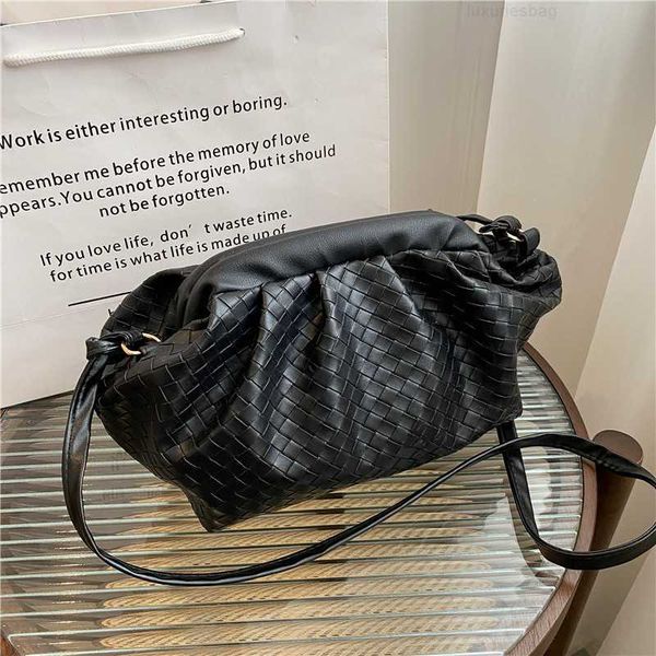 botega venates jodie mini teen intrecciato pouch woven cloud women's solid pleated trend color contrast fashion single shoulder diagona
botega venates jodie mini teen intrecciato pouch woven cloud women's solid pleated trend color contrast fashion single shoulder diagona