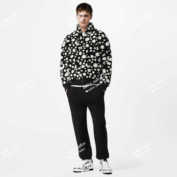5a men's designer jacket lamb fleece jacket men's autumn and winter polka dot round badge pattern fashion brand premium cotton sui, Black;brown
5a men's designer jacket lamb fleece jacket men's autumn and winter polka dot round badge pattern fashion brand premium cotton sui, Black;brown