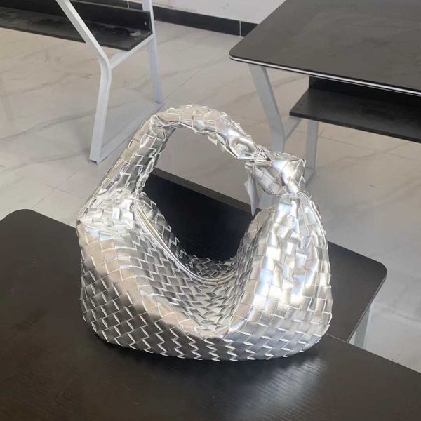 botega venates jodie mini teen intrecciato pouch soft cowhide woven armpit fashionable plaid hand knotted cowhorn pleated handbag hb3s
botega venates jodie mini teen intrecciato pouch soft cowhide woven armpit fashionable plaid hand knotted cowhorn pleated handbag hb3s
