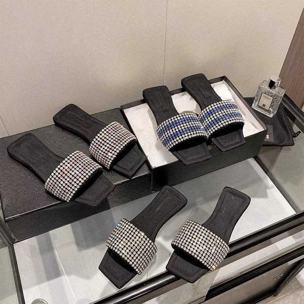 slippers rhinestone flat slippers 2023 new black fashion outside wearing a word drag square slippers women g230322
slippers rhinestone flat slippers 2023 new black fashion outside wearing a word drag square slippers women g230322