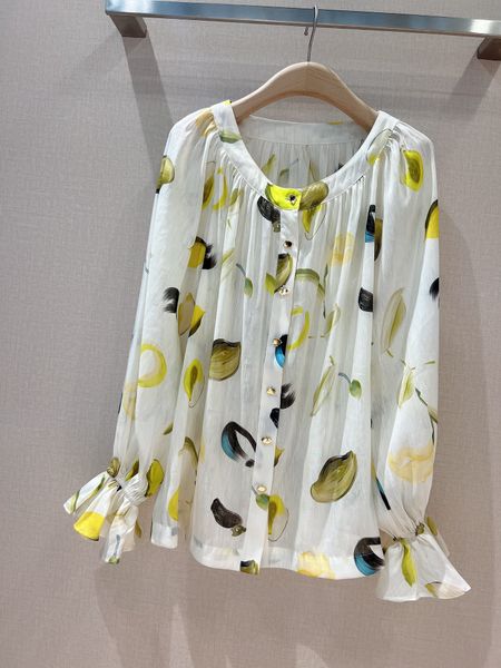 2023 spring style floral shirt,lime printed off shoulder loose silk and hemp round neck design, cuffs with rubber bands and ruffles, White
2023 spring style floral shirt,lime printed off shoulder loose silk and hemp round neck design, cuffs with rubber bands and ruffles, White